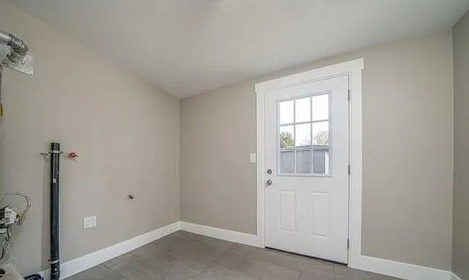6834 Nestle Ave — Photo 10