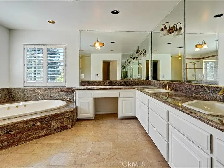 5224 Woodlake Ave — Photo 34