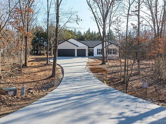 2nd image of 67 Apple Blossom Ln