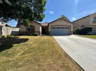 11713 Starlight Dr, Bakersfield, CA 93312