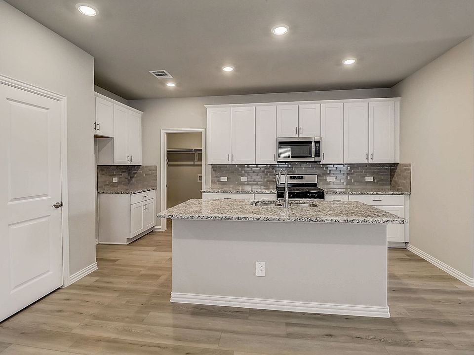1st image of 806 Lullaby Lane Lowry Xing