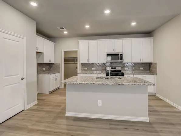806 Lullaby Lane Lowry Xing, McKinney, TX 75069