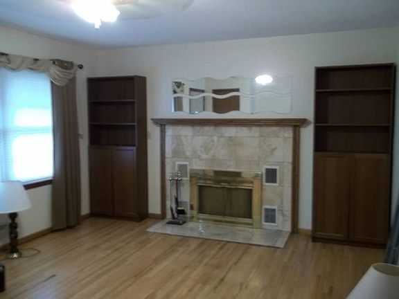 MAIN LEVEL LIVING ROOM