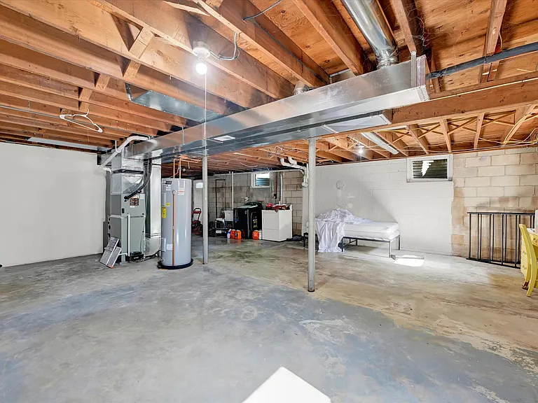 2019 S Fountain Green Rd — Photo 19