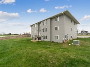 Wild Grove Apartments - College View, Calmar, IA 52132