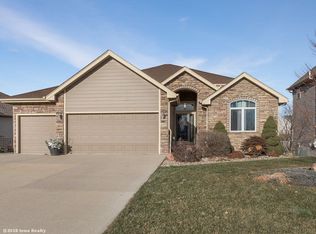 15019 Bryn Mawr Dr, Clive, IA 50325