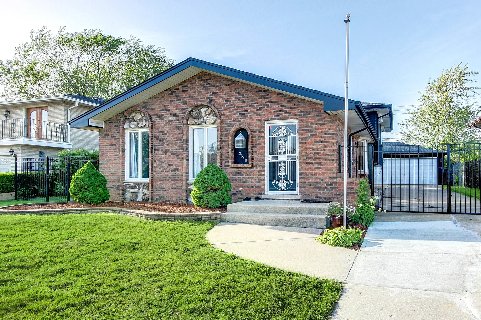 2640 W Seipp St photo 1