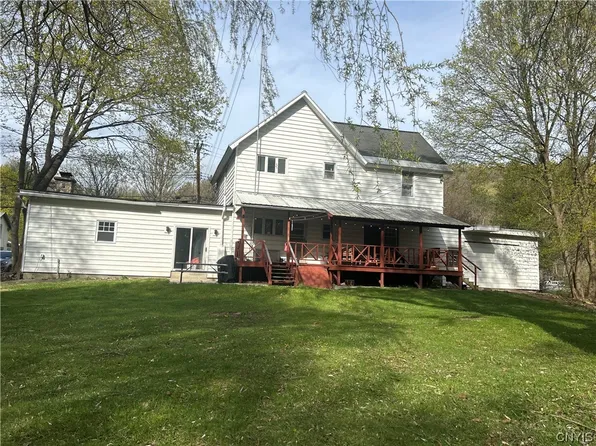 157 Cayuga St, Groton, NY 13073