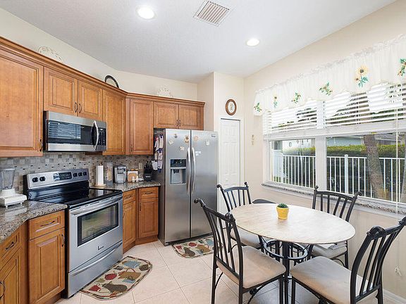 5th image of 248 SW Manatee Springs Way