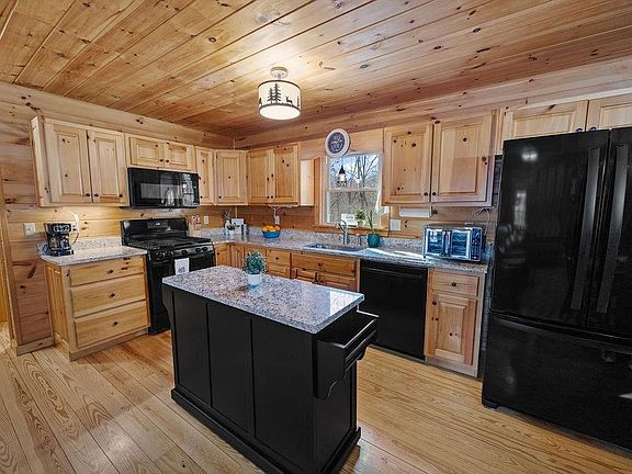 5th image of 612 Medina Ct