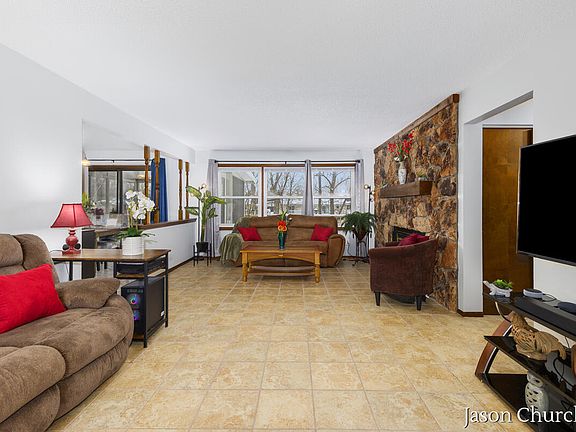 4th image of 2781 Bluewater Ln SW