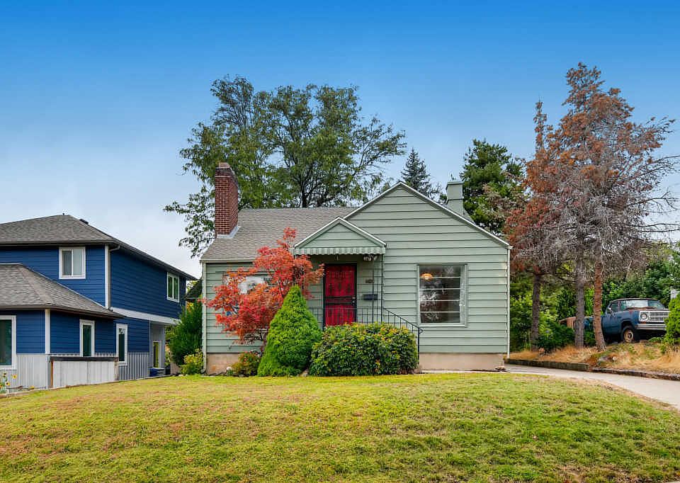 1st image of 1237 E Logan Ave