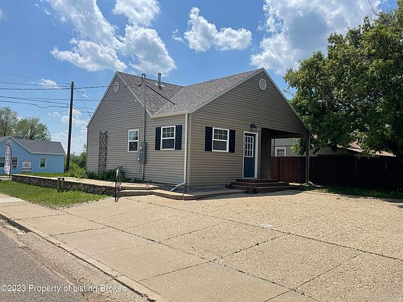 2nd image of 661 1st St E