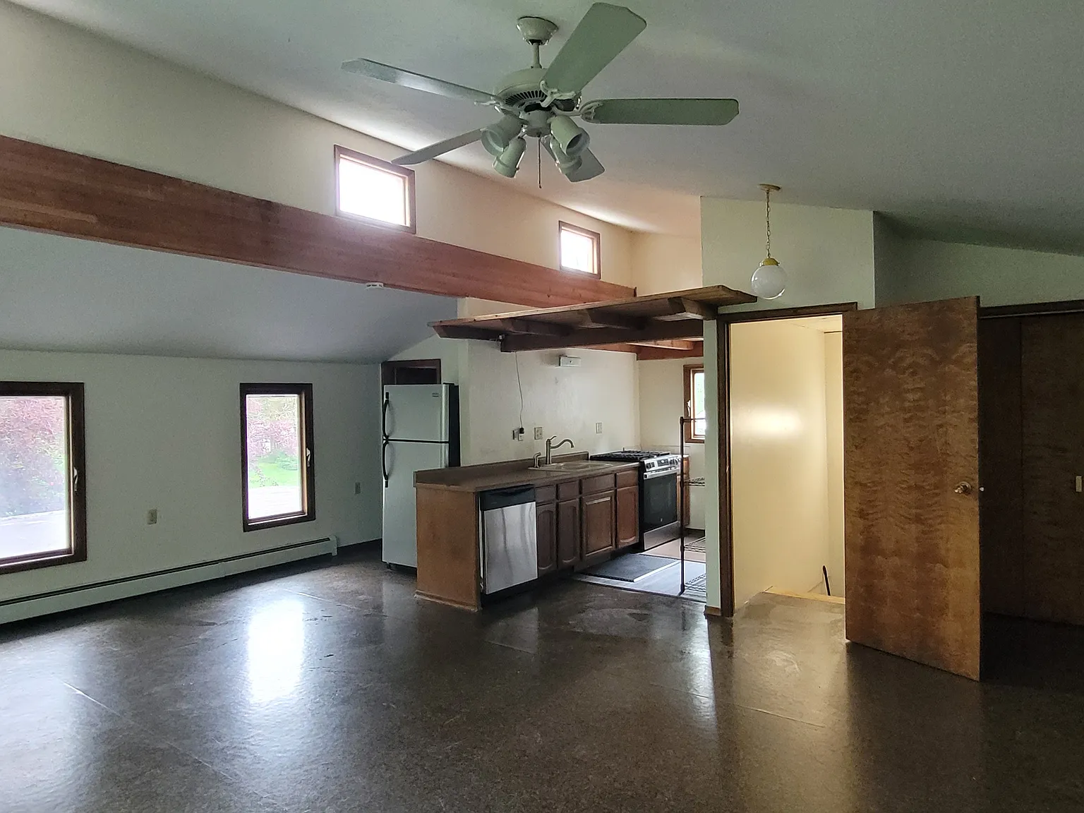Studio, 800 sqft, $1,600 — Photo 1