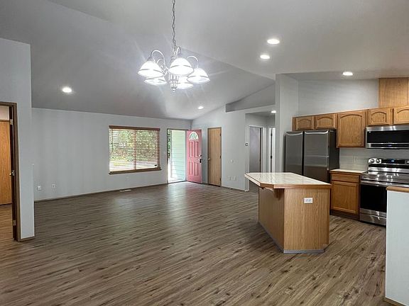 3rd image of 1108 Brentwood Dr