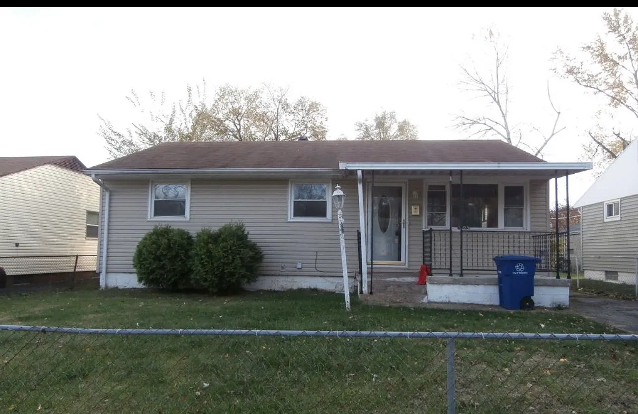 E Blake Ave, Columbus — Photo 1