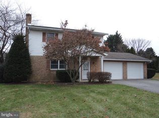 566 Willow St, Chambersburg, PA 17202