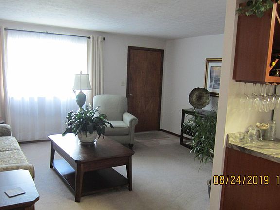 3rd image of 1579 Stouder Dr