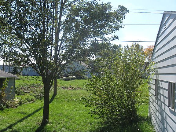 3rd image of 403 Southdale Dr