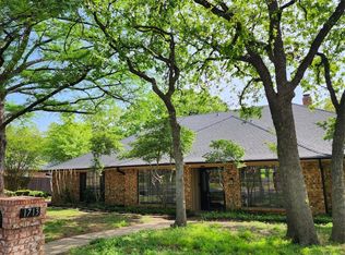 1713 Rock View Ct, Fort Worth, TX 76112