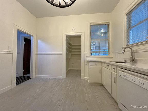 5th image of 883 Waller St
