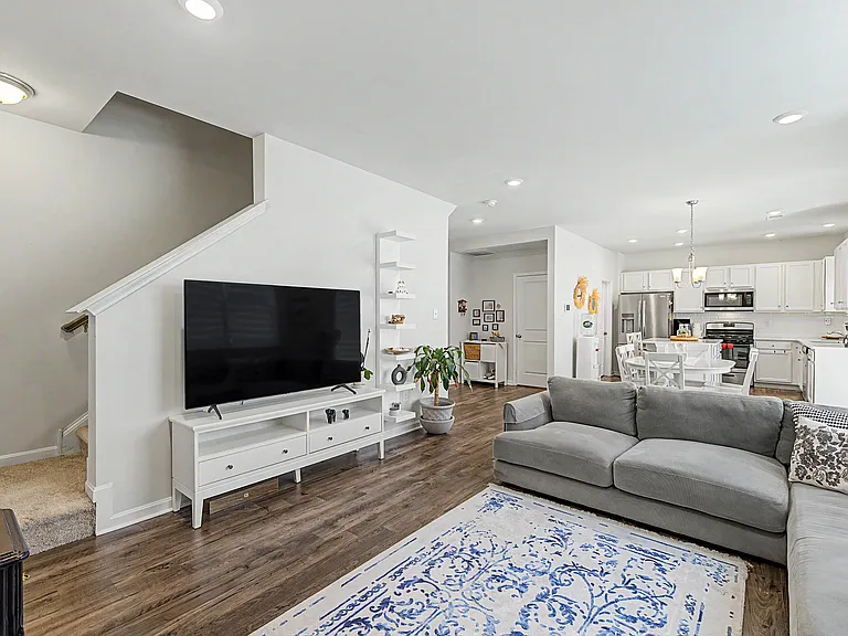 49 Fairhill Ave — Photo 6