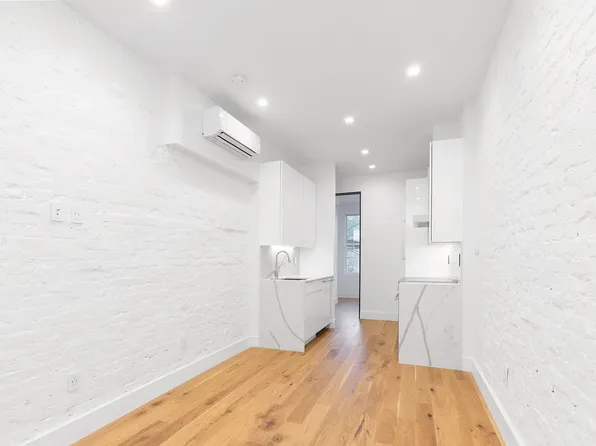 543 Bergen Street image 1 of 16