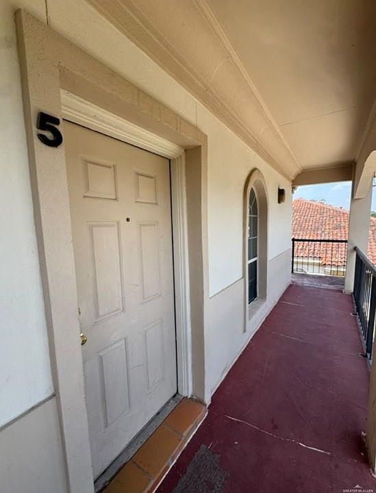 1st image of 609 Buena Vista Dr APT 5