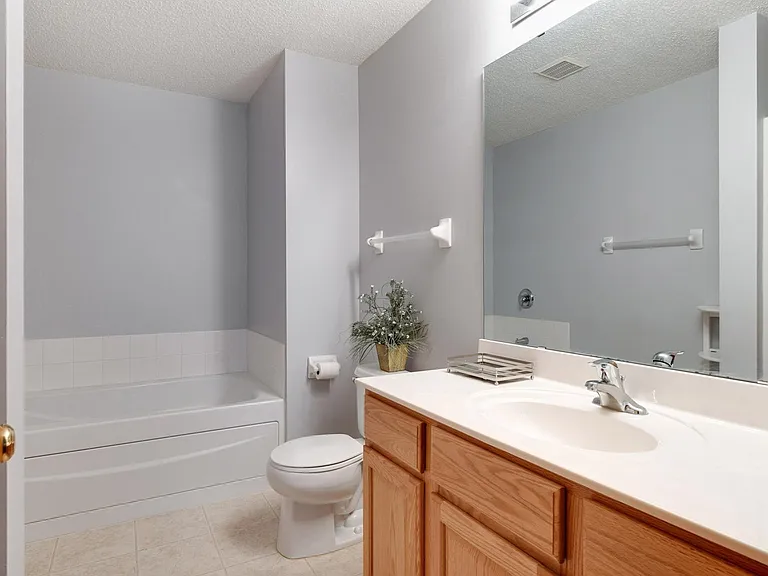 6605 Olive Ln N — Photo 4