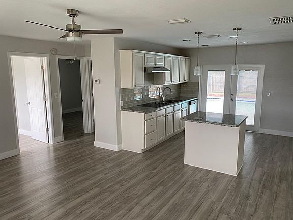 2nd image of 124 W Cedarwood Cir