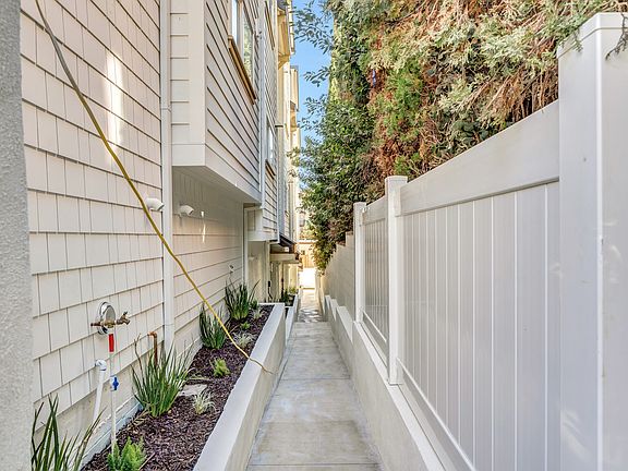 5th image of 1821 1/2 Westholme Ave