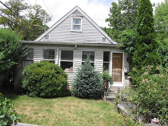 5th image of 390R Merrimac St