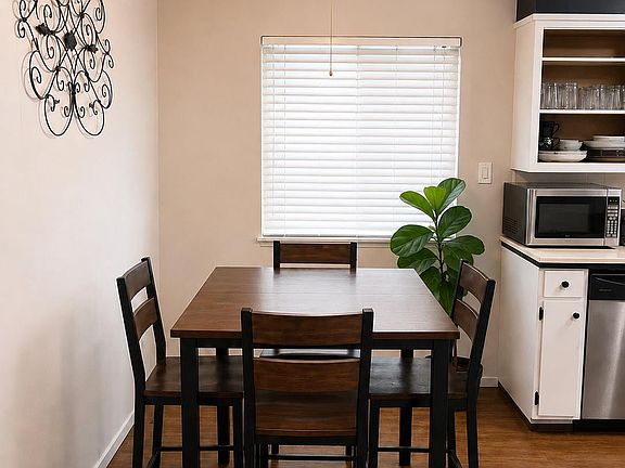 3rd image of 4472 Denby Ln