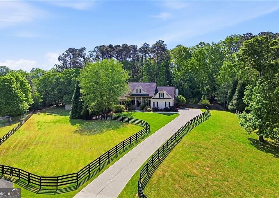 1st image of 102 Country Acres Ln