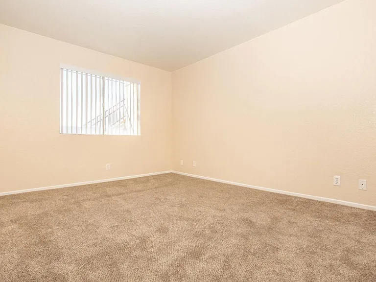 Desert Heights Apartment Homes — Photo 29