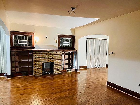 4th image of 16 Crossman Ave