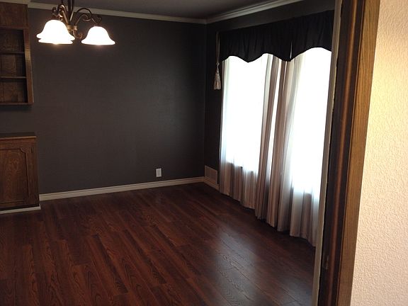 4th image of 1207 Mustang Dr