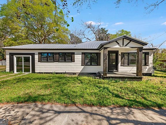 2nd image of 360 N Lewis St