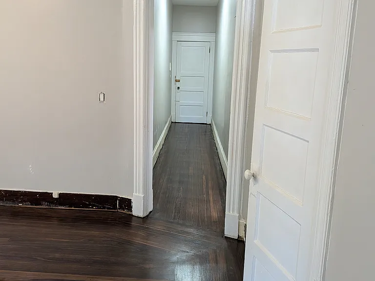 110 Nelson Ave — Photo 4