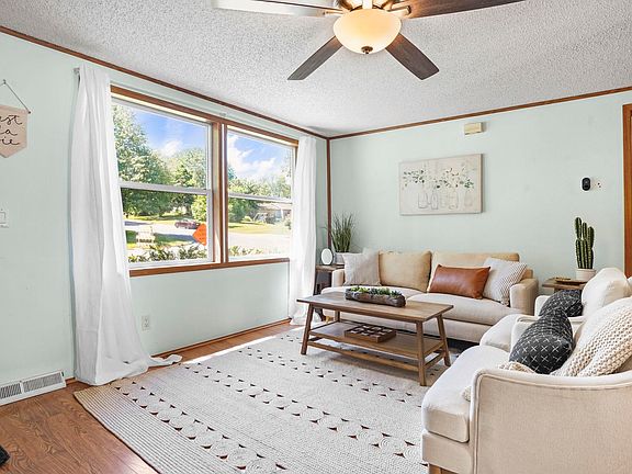 3rd image of 4387 Crescent Rd