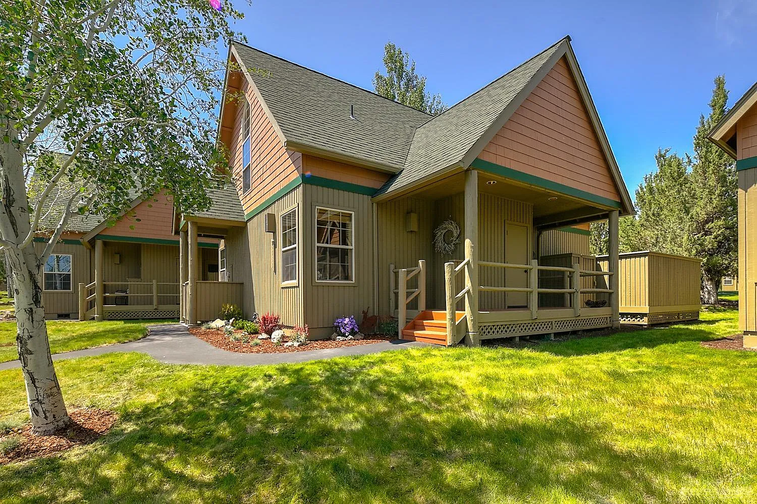 8761 Cliff Swallow Dr photo 1