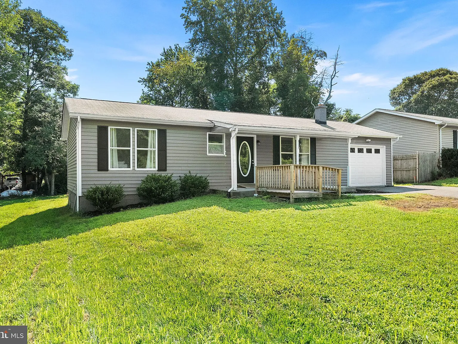 2 bed, 1.0 bath, 1275 sqft, $1,600 — Photo 3
