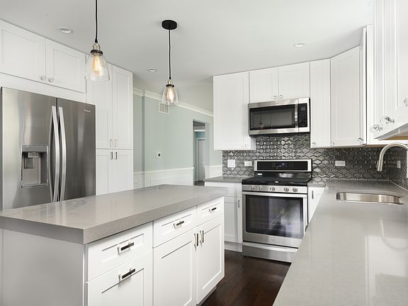 4th image of 3731 N Oconto Ave