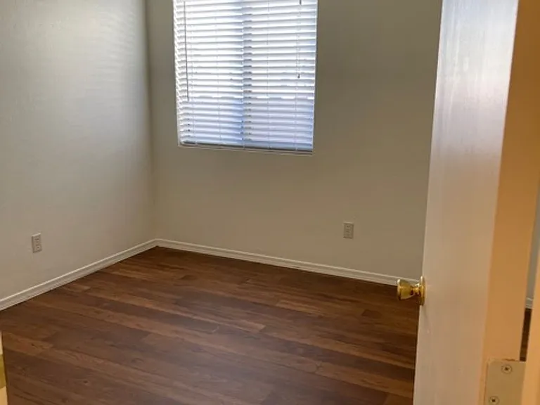 2057 W Silver Meadow Pl — Photo 13