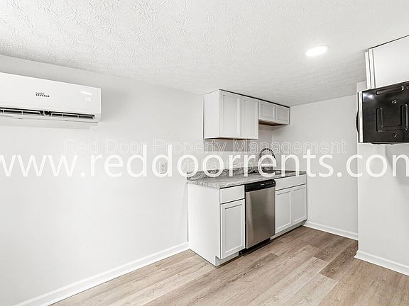 4th image of 389 N Main St #G