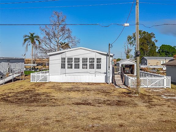 4th image of 1824 Riverside Dr