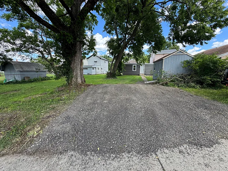 129 Wilson St — Photo 23