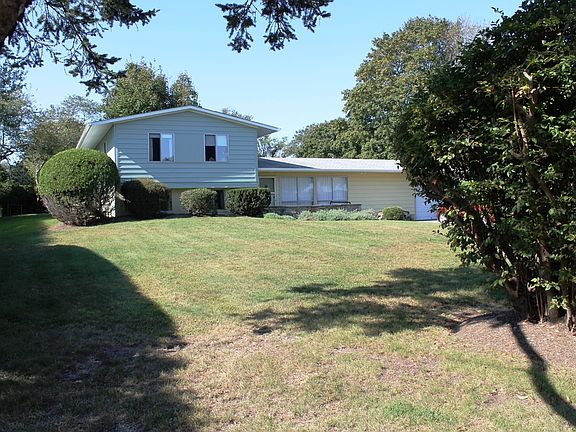 5th image of 257 W Lake Dr