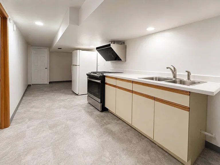 3402 S Leavitt St — Photo 5