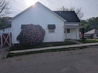 9 Madison St, Glouster, OH 45732